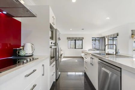 Ready-to-Move-In Three-Bedroom Family Home in Bethlehem - Bethlehem - Photo 3