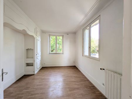 Location Maison 6 pièces 135m² - Photo 3