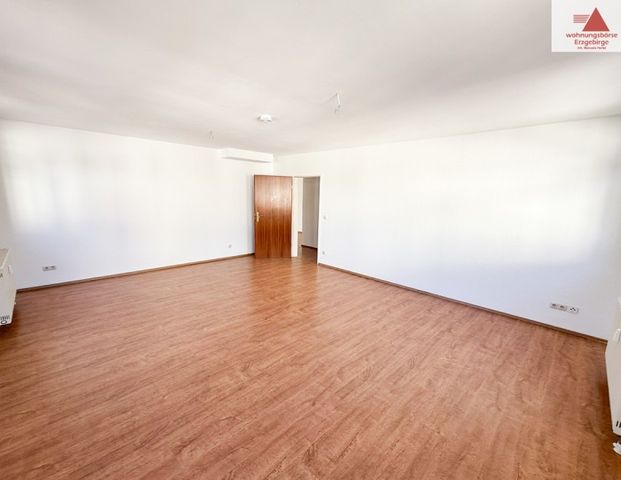 Großzügige 3-Raum-Wohnung mit Fahrstuhl - zentrale Ortslage in Annaberg-Buchholz!! - Photo 1