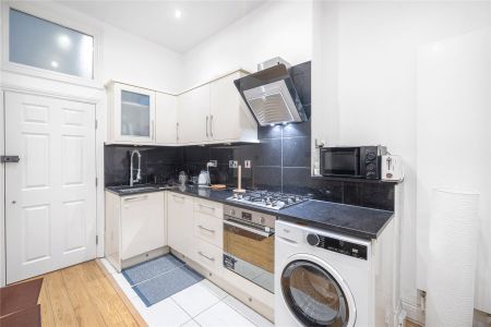 Warwick Road, London, SW5 ground floor flat to rent - Photo 5