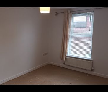 2 Bed Flat, Dobson Street, L6 - Photo 2