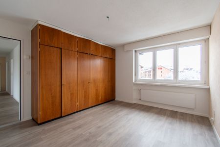 Grosszügige, gepflegte 5.5 Zimmer-Wohnung mit Balkon - Photo 4