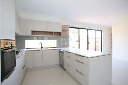 2/3 Roderick Street, Doncaster East - Photo 2