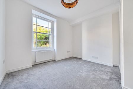 4 bedroom terraced house to rent - Photo 5