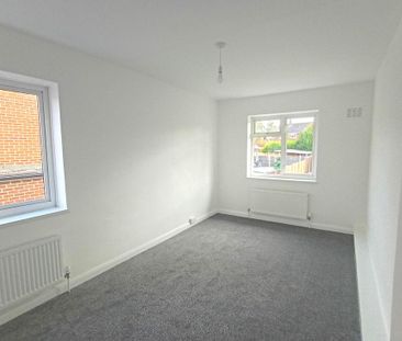 2 bedroom semi-detached house to rent - Photo 3