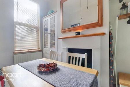 2 bedroom terraced house to rent - Photo 4