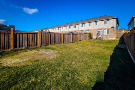 For Lease - 33 Fairgrounds Drive, Hamilton, Ontario - Photo 2