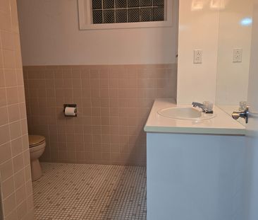 For Lease - 89 Lawnside Drive Unit# Basement, Toronto, Ontario - Photo 4