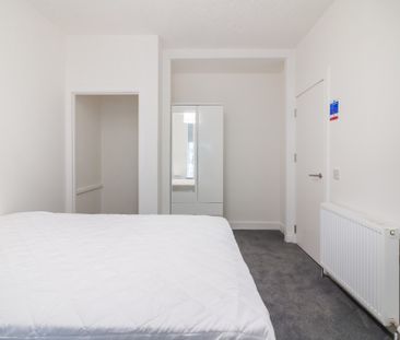 3 bedroom apartment to rent - Photo 5