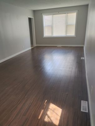 360 OTTAWA 2 BED MAIN FLOOR SUITE - Photo 1