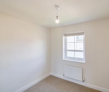 3 Bedroom House - End Terrace - Photo 6