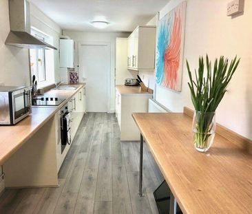 1 bedroom in a house share to rent - Photo 4