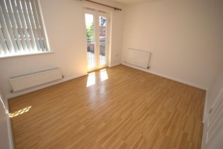 3 bedroom terraced house to rent - Photo 3