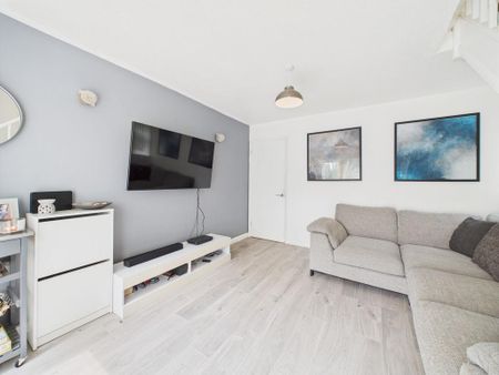 2 bedroom semi-detached house to rent - Photo 2