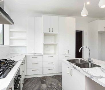 Fully Renovated Home - Photo 5