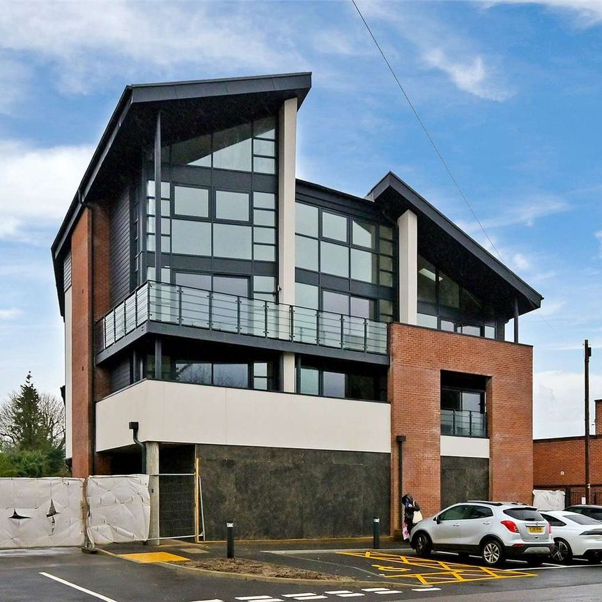 Modern newly built one bed apartment offering light, modern interiors in a sought after location. - Photo 1