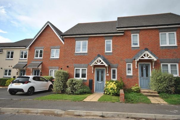 3 bedroom semi-detached house to rent - Photo 1