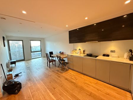 2 Bed Flat, Rathbone Market, E16 - Photo 4