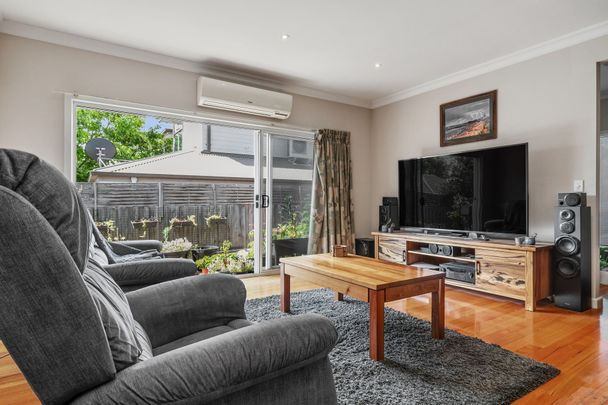 Three bedroom home in a great location - Photo 1