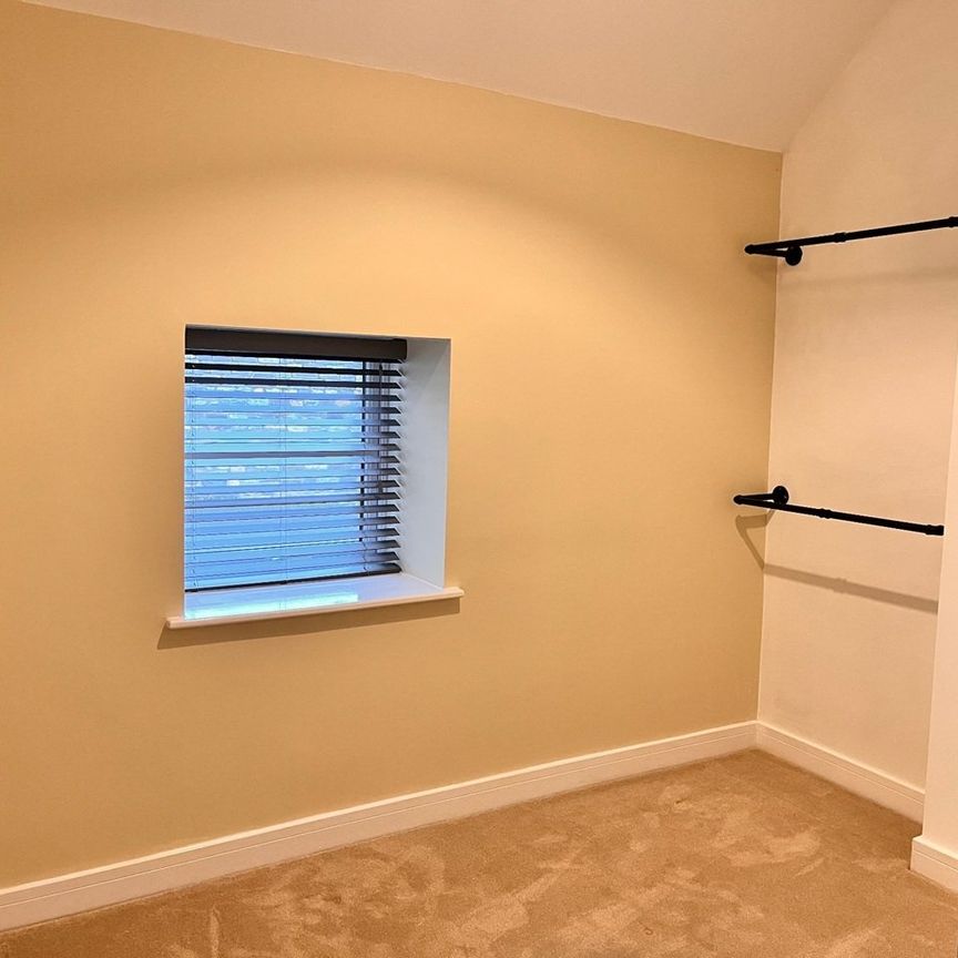 1 Bed Flat, Conygre Road, BS34 - Photo 1