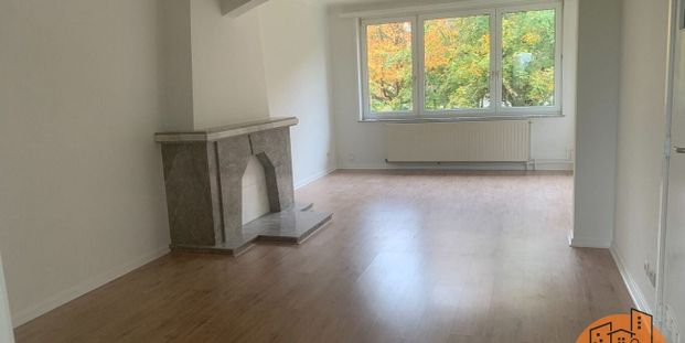 Appartement te huur in Anderlecht voor € 1.075 met 2 slaapkamers - Photo 1