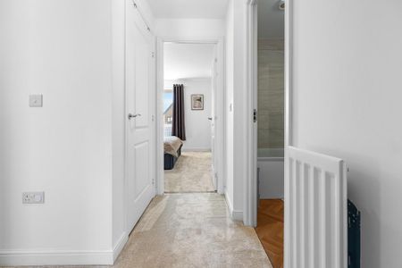 3 bedroom end of terrace house to rent - Photo 4