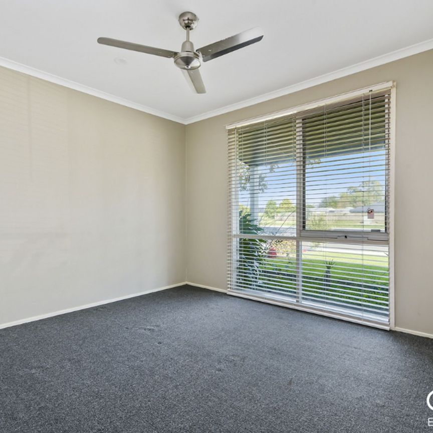 25 Thompsons Road, Cranbourne North - Photo 1