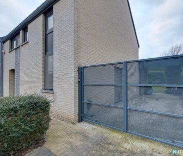 CHARMANTE GEZINSWONING MET 2 SLAAPKAMERS, RUIME TUIN EN ZONNEPANELE... - Photo 2