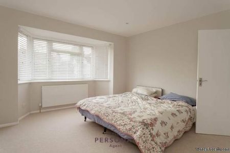 3 bedroom property to rent in Epsom - Photo 3