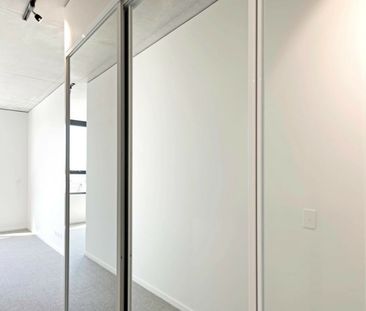 Modern Two-Bedroom Living on the Kingston Foreshore - Photo 6