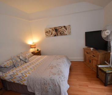 2 bedroom end of terrace house to rent - Photo 4