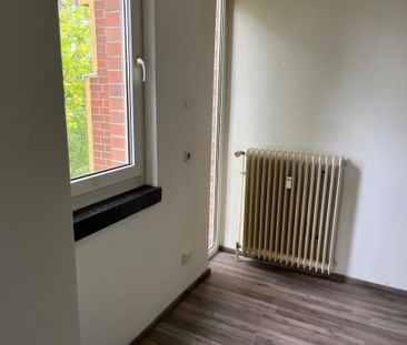 Helle Zwei-Zimmerwohnung im 1. OG ist ab sofort bezugsfrei! - Photo 1