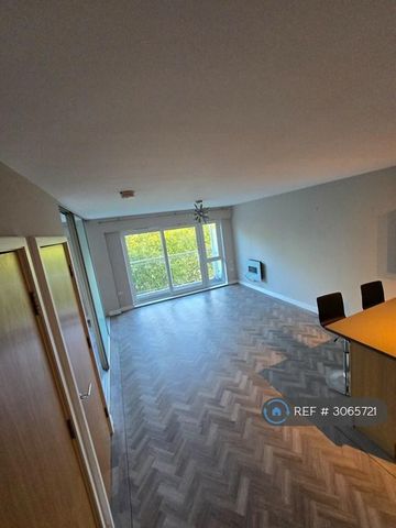 1 bedroom flat to rent - Photo 2