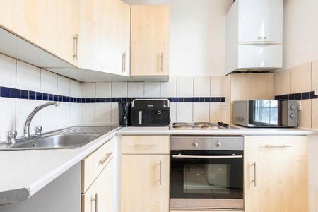 2 bedroom flat to rent - Photo 5