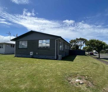 Koromiko Ave, Hawera - Photo 3