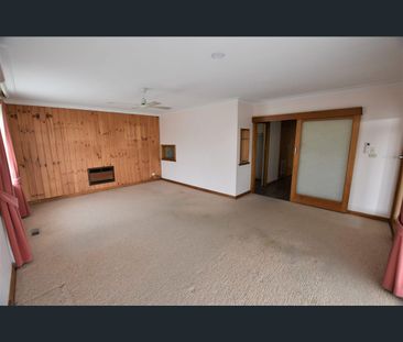 13 William St, Newborough, Vic 3825 - Photo 1