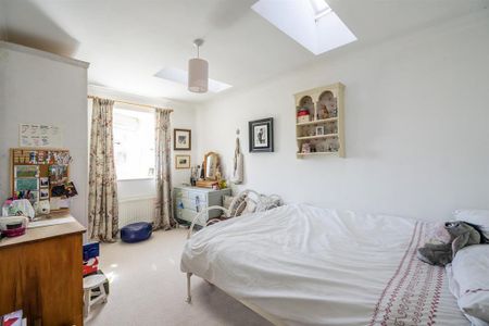 4 bedroom detached house to rent - Photo 5