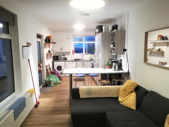 4 bedroom house to rent - Photo 1