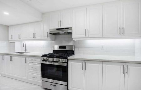 For Lease - 125 Ashridge Court, Mississauga, Ontario - Photo 4