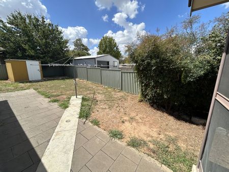 THREE BEDROOM HOUSE IN OXLEY VALE - Photo 4