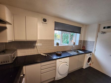 4 bedroom house share to rent - Photo 5