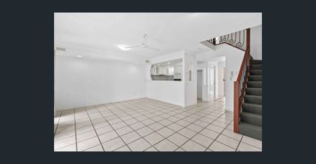 2 Storey Townhouse in the heart of Robina - Photo 5