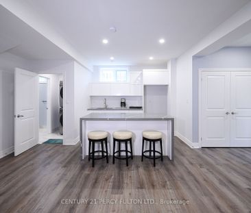 Detached Home For Lease | C8118280 - Photo 6