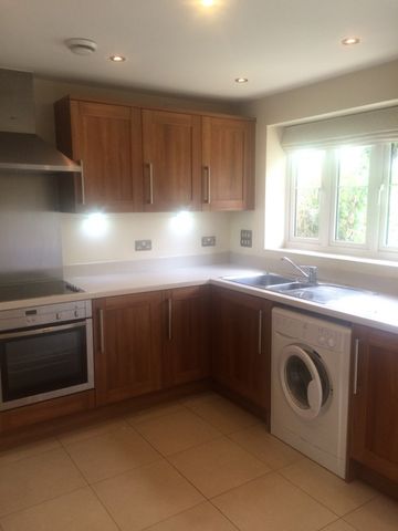 2 bed Terraced - To Let - Photo 4