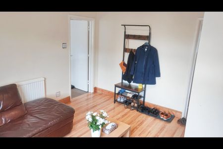 2 Bed Flat, Goring Road, CV2 - Photo 2