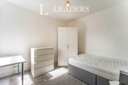 5 bedroom house to rent Bradford Road, Southsea, PO5 - Photo 3