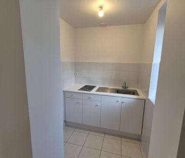 Location Appartement 1 pièce 23m² ST MAUR DES FOSSES 94100 - Photo 2