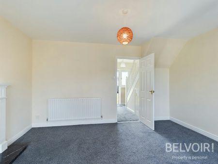 Terraced House to rent on - Photo 2