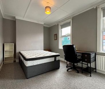 3 Lisburn Avenue, Belfast, BT9 7FX - Photo 2