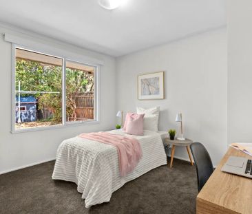 3 BEDROOM HOUSE - Photo 6